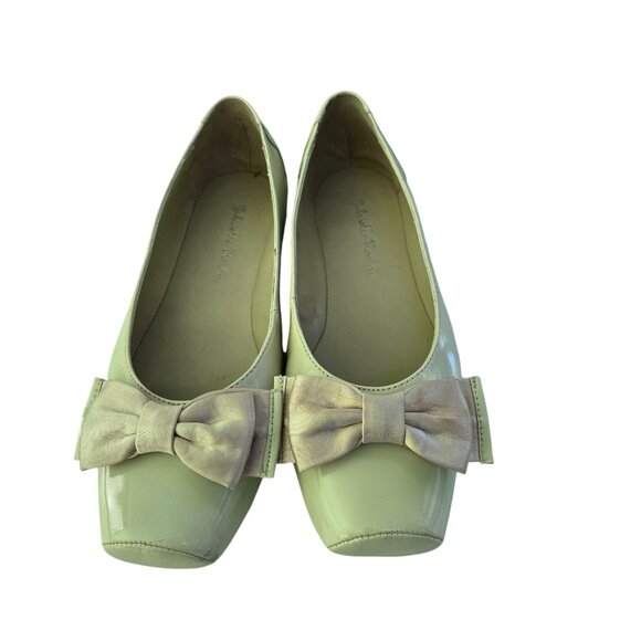 Gabriella Rocha Cream Faux Patent Leather Bow Detail True Baker Flats Size 7.5W - Picture 4 of 10